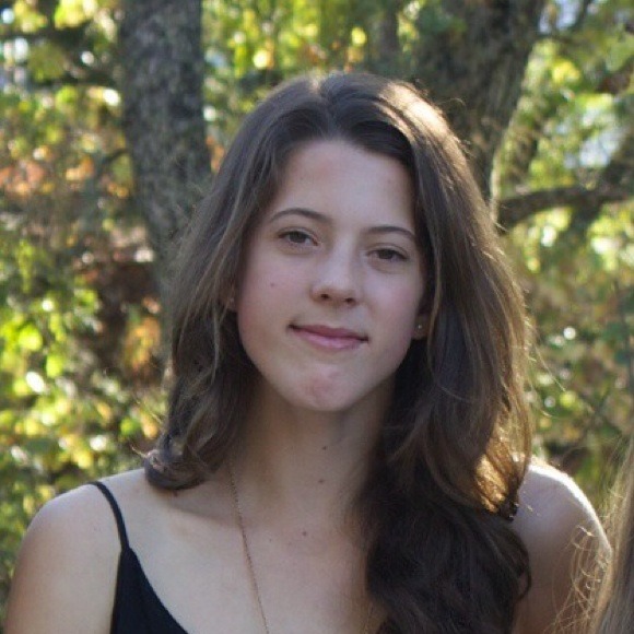 Profile Picture of Carina Helander (@carinah17) on Poshmark