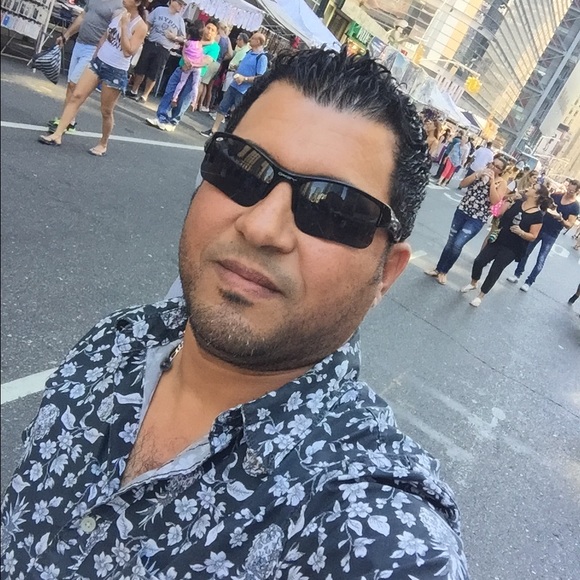 Profile Picture of Ali Alsaadi (@alsaadi) on Poshmark