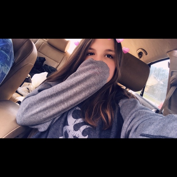 Profile Picture of Karissa Grubbs (@karissa0236) on Poshmark