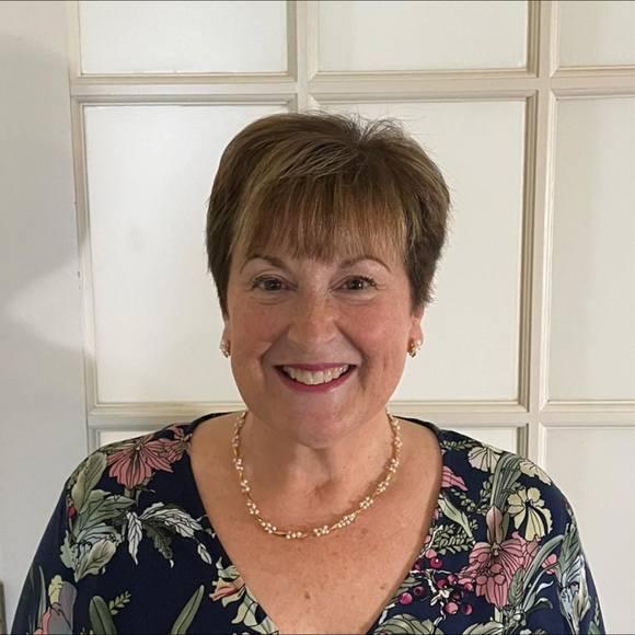 Profile Picture of Joanne Salonish (@jsalonish) on Poshmark