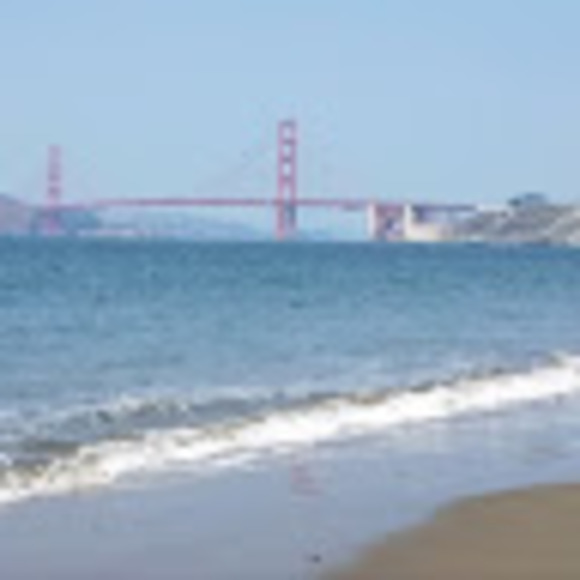 Profile Picture of Bianca Wong (@bianca_wong) on Poshmark