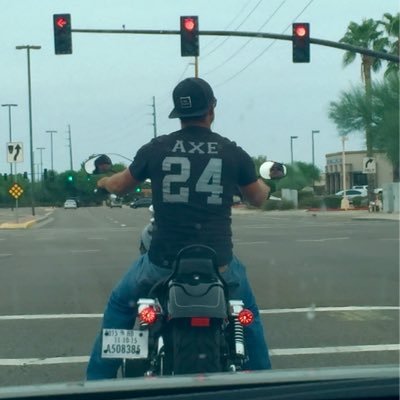 Profile Picture of Robert Axe (@axe0352) on Twitter