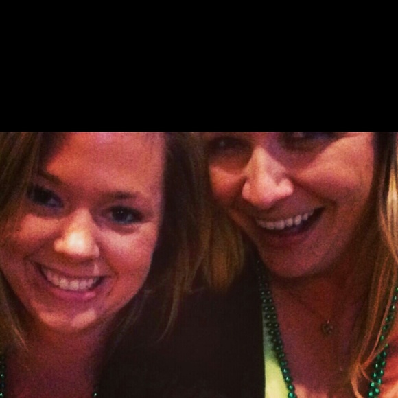 Profile Picture of Sarah Hinman (@sarah91387) on Poshmark