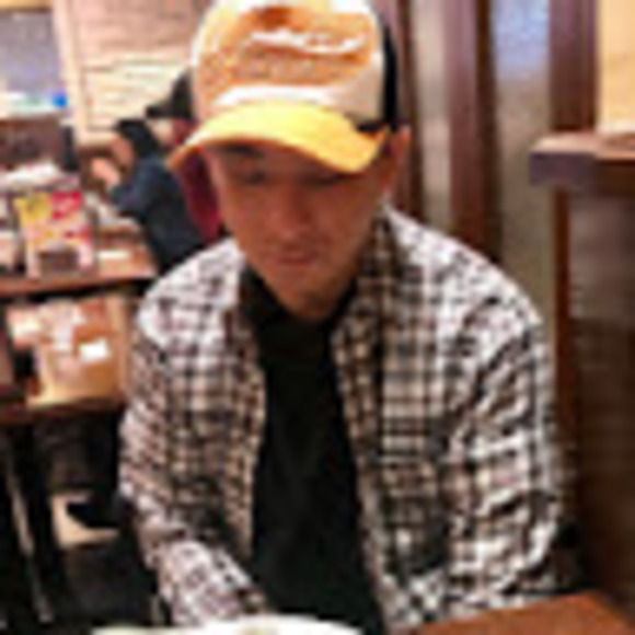 Profile Picture of 俊雄 横山 (@yokoyamatoshio) on Poshmark