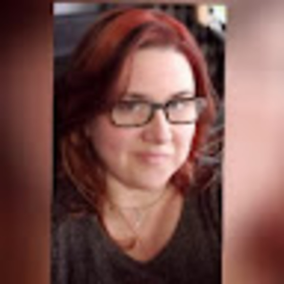 Profile Picture of Jennifer Tidwell (@jennifertidw202) on Poshmark