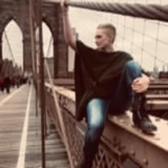 Profile Picture of Kianna Scott (@cowgirl9768) on Poshmark