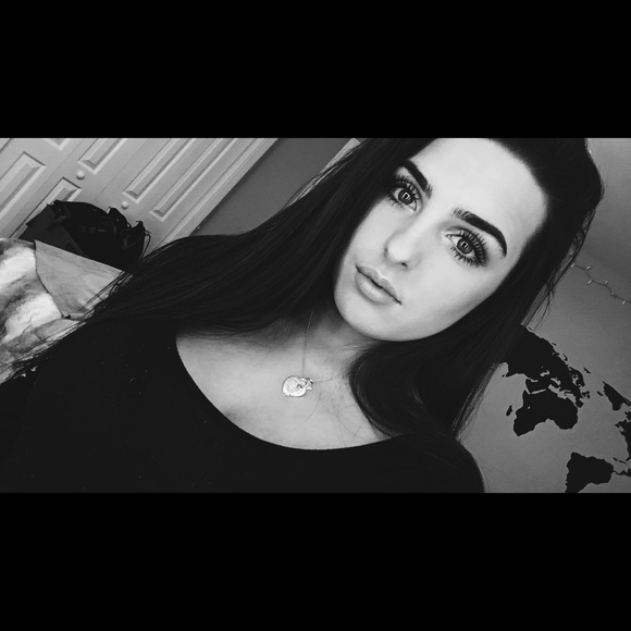 Toni Laites - Poshmark Profile Picture of Toni Laites (@tonilaites) on Poshmark