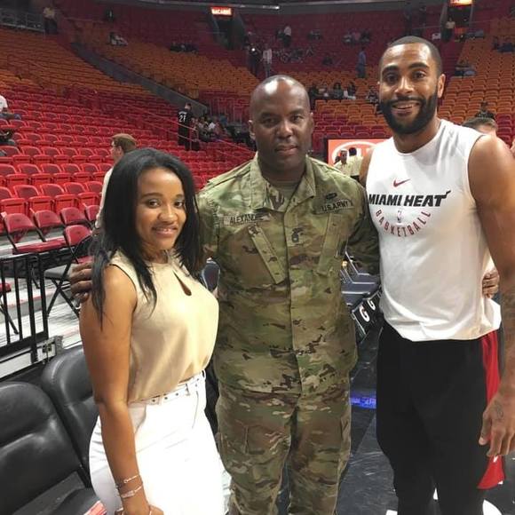 Profile Picture of Almeda Abouzeide (@almedaaallc) on Poshmark