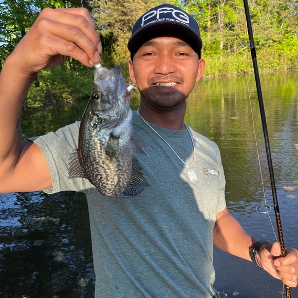 Profile Picture of Hiu y Ayun (@hiuthatboi) on Poshmark