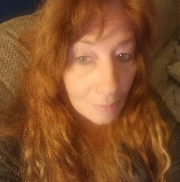 Profile Picture of Karen Peery (@magic0286) on Poshmark