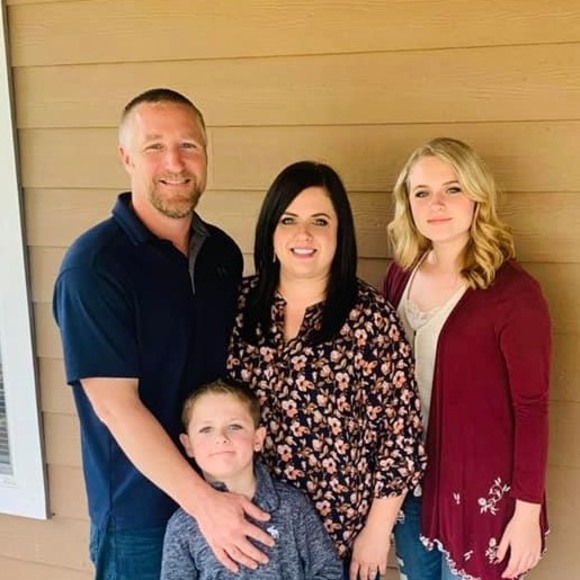 Brandy Usher heuermann - Poshmark Profile Picture of Brandy Usher heuermann (@brandynh85) on Poshmark