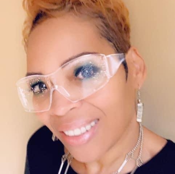 Profile Picture of Tracie Edwards (@mrstltded) on Poshmark
