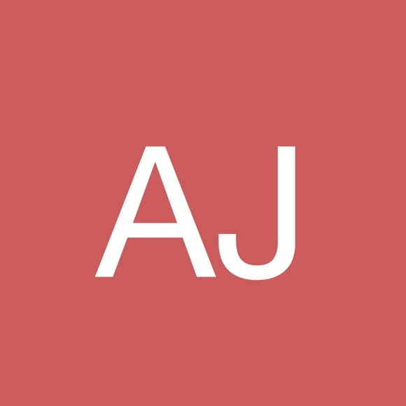 Profile Picture of Atisha Johari (@atishajohari_) on Poshmark