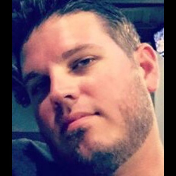 Profile Picture of Andrew Whipkey (@whipkey98) on Poshmark