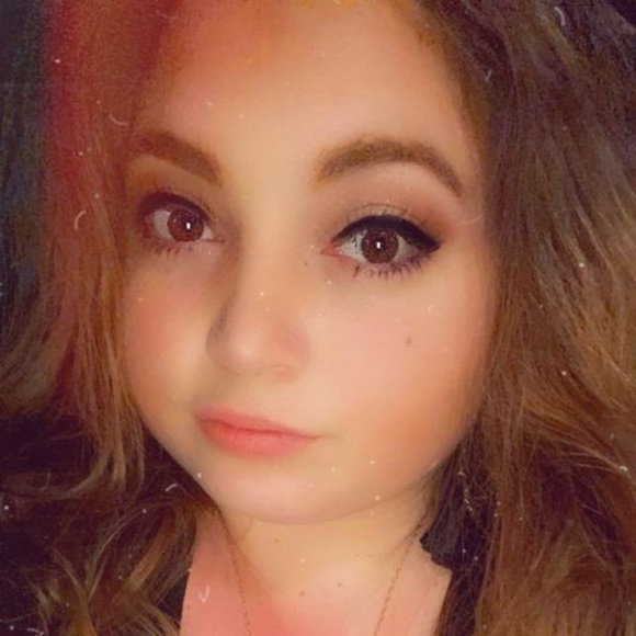 Profile Picture of Brianna Lafontaine (@banna94bb) on Poshmark