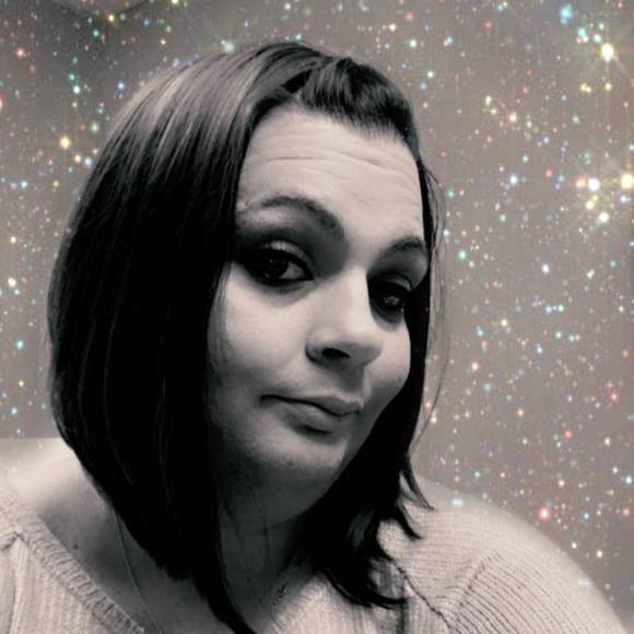 Profile Picture of Heather Benckert (@hbenckert07) on Poshmark
