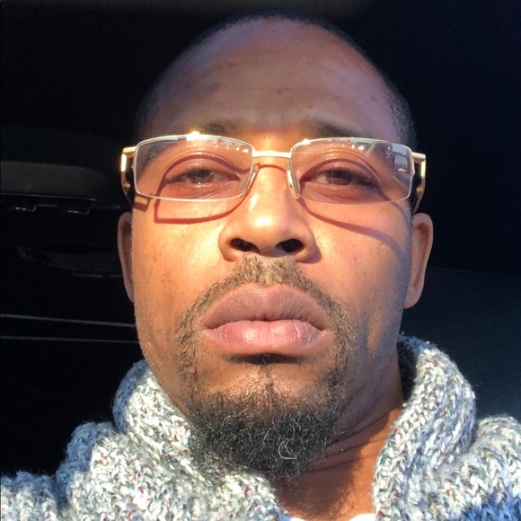 Profile Picture of Kenneth Gilliam (@kennygilliam) on Poshmark