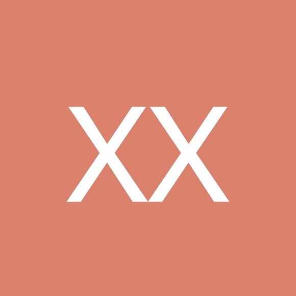 Profile Picture of Xue xuef Xue xuef (@ptxhxxf1992) on Poshmark