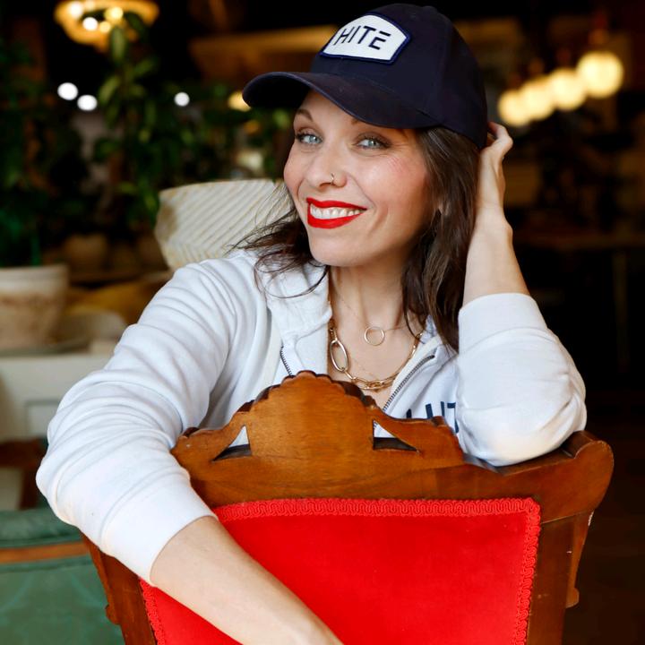 Profile Picture of Amy Singleton (@therealamysingleton) on Tiktok