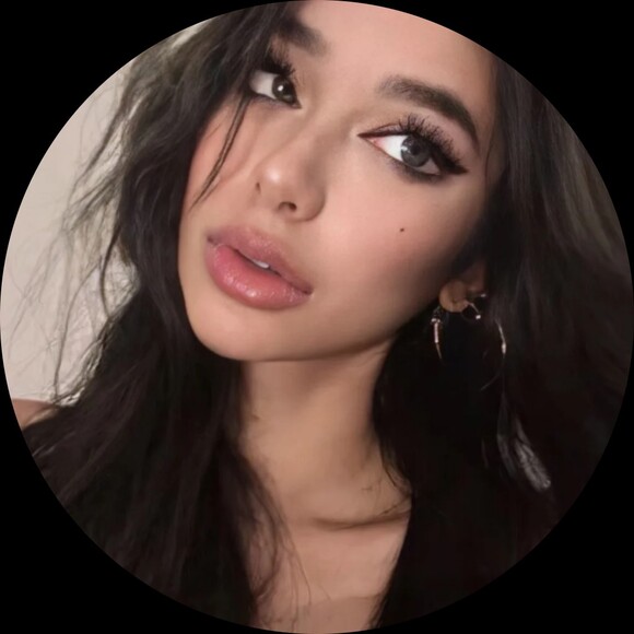 Profile Picture of Jennifer Rochkind (@zenorocks48) on Poshmark