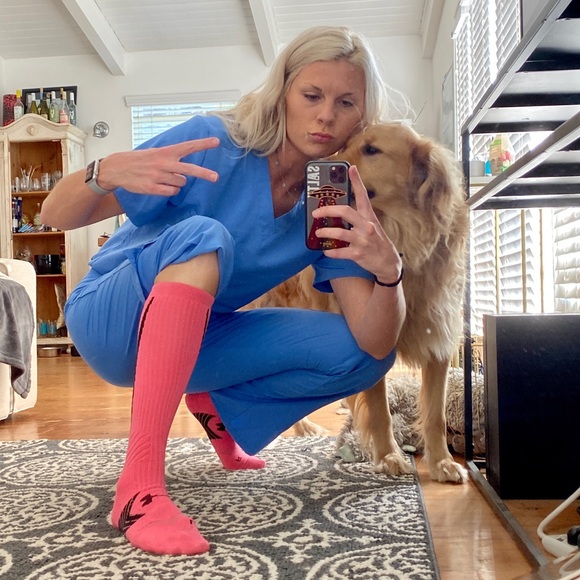 Profile Picture of Annika Rigterink (@annielivingood) on Poshmark