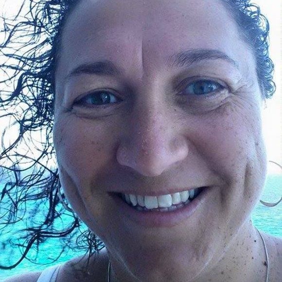 Profile Picture of Laurie Charlesworth (@lauriecharleswo) on Poshmark