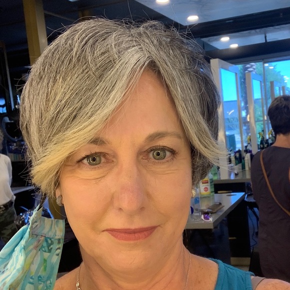 Profile Picture of Nancy Pedersen (@fancpantz) on Poshmark