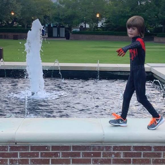 Profile Picture of Amanda Barrette (@amandabarret399) on Poshmark