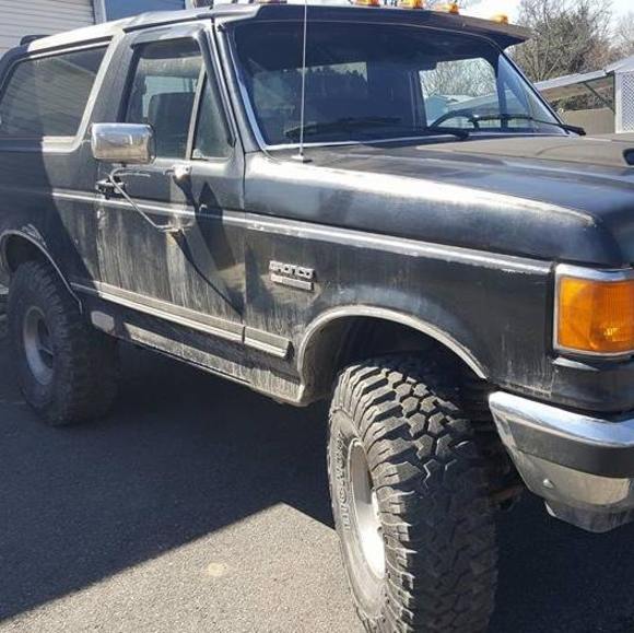 Profile Picture of Chip Decker (@chipdecker) on Poshmark