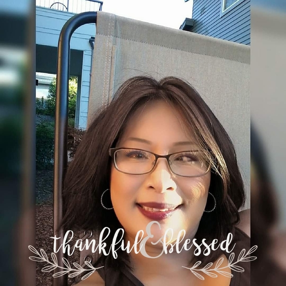 Profile Picture of Elizabeth Oribello (@eliz1973) on Poshmark