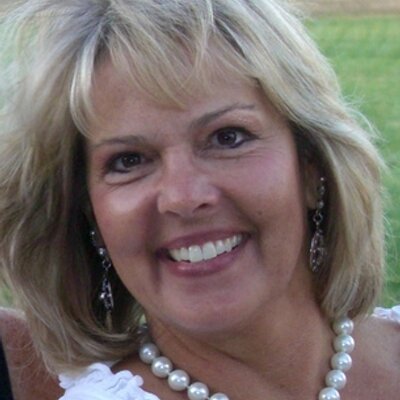 Profile Picture of Lisa Petersen (@DaggettPetersen) on Twitter