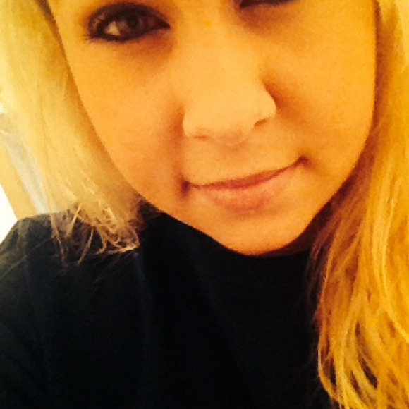 Profile Picture of Shylah Markesbery (@shyaberry) on Poshmark