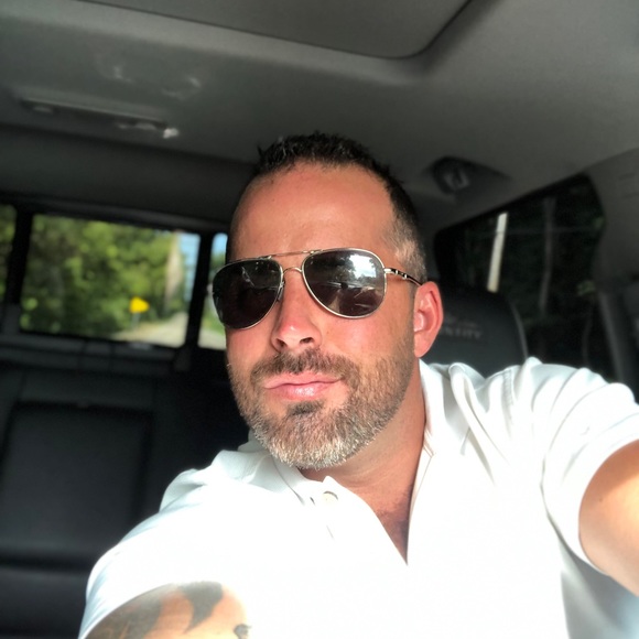 Profile Picture of Derek Wiseman (@wisemanhomes) on Poshmark