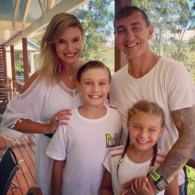 Profile Picture of Chloe Maxwell (@chloemaxwell) on Twitter