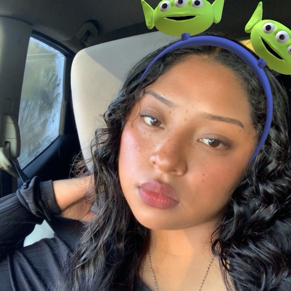 Profile Picture of Medalia Mendonza (@medaliamendonza) on Poshmark