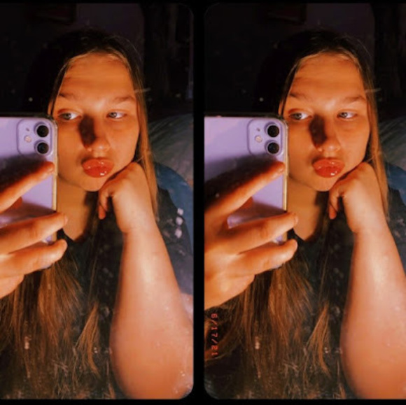 Profile Picture of Keely Rulo (@keelyrulo) on Poshmark