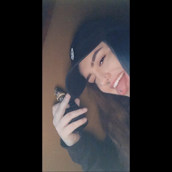 Brittany Wonsey - Poshmark Profile Picture of Brittany Wonsey (@butimbrittany) on Poshmark