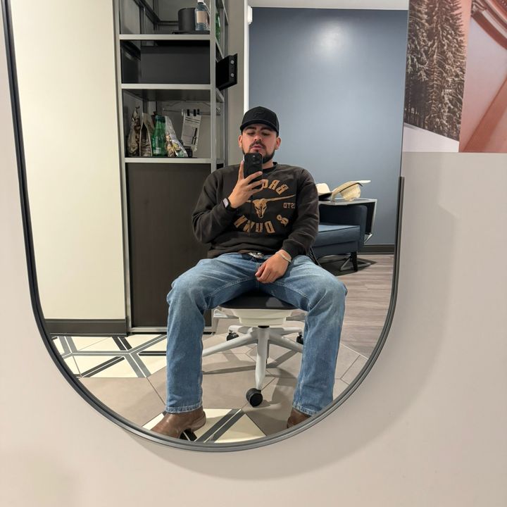 Profile Picture of Eserna (@sernaedgar1) on Tiktok