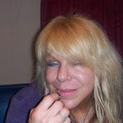 Profile Picture of Heather Bendler (@heatherebq) on Youtube