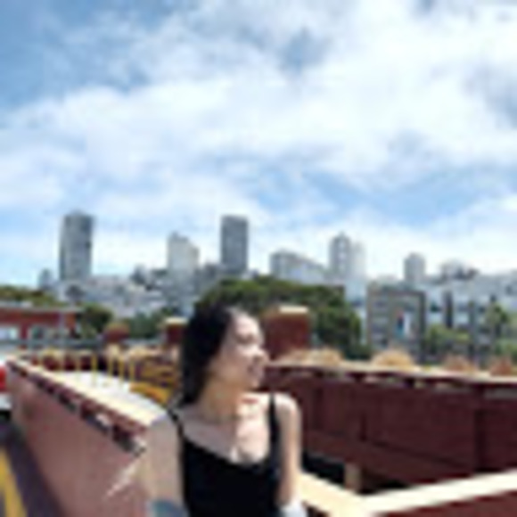 Profile Picture of Trinh Hua (@trinh_hua) on Poshmark