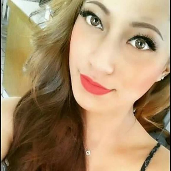 Profile Picture of Yuri Diloy (@yuriquita23) on Poshmark