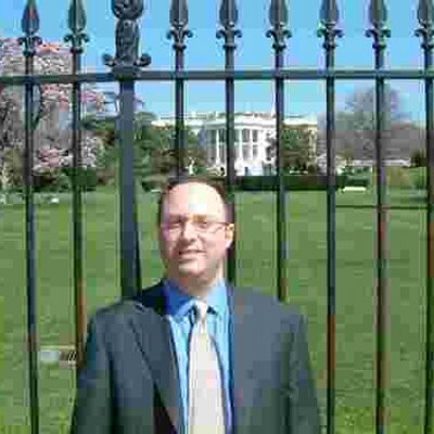 Profile Picture of Robert Spector (@robertspector) on Twitter