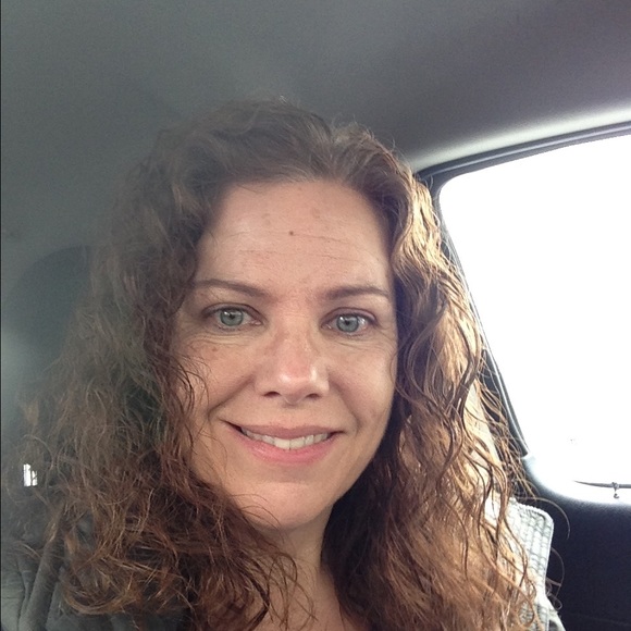 Profile Picture of Carolyn Pagliocchini (@carolynpag) on Poshmark