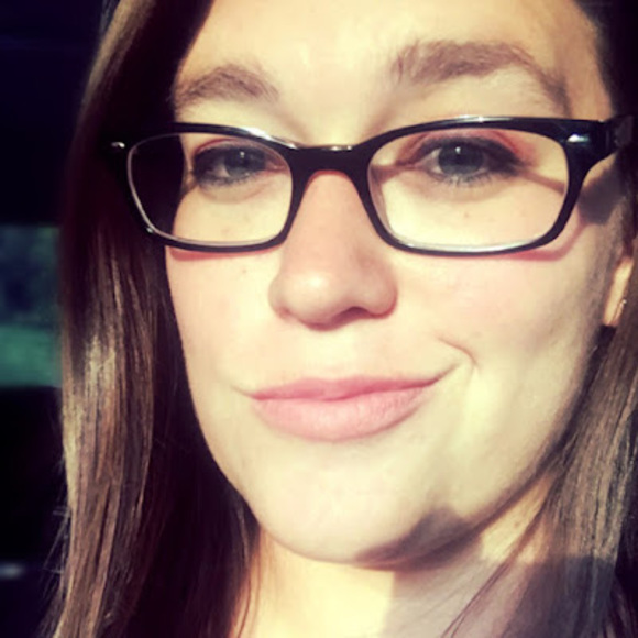 Profile Picture of Audra Peters (@audlee27) on Poshmark