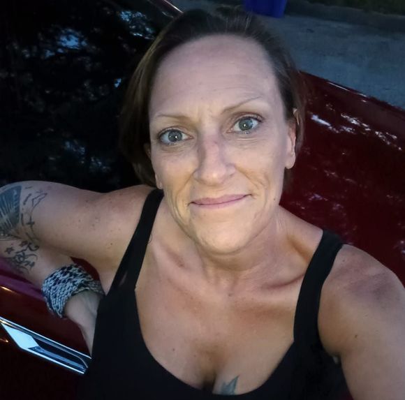 Profile Picture of Jamie Goodeaux (@jamiegoodeaux) on Poshmark