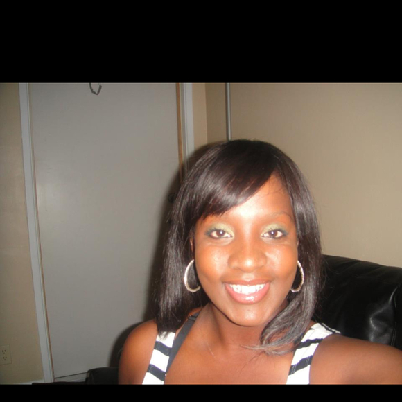 Profile Picture of Thandi Loney (@thandikombo1) on Poshmark