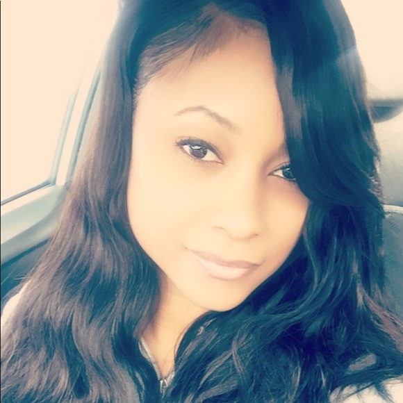 Profile Picture of Shawnika Taylor (@shawnikat) on Poshmark