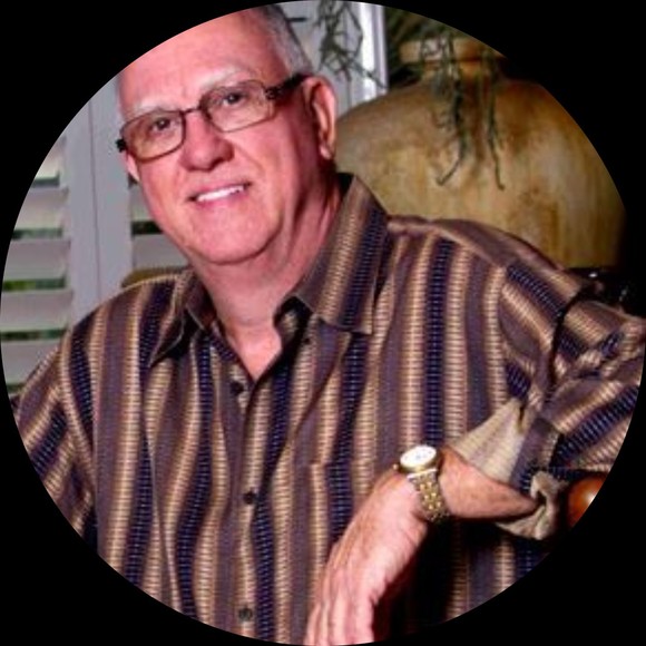 Profile Picture of Clay Stephens (@shop4cla) on Poshmark
