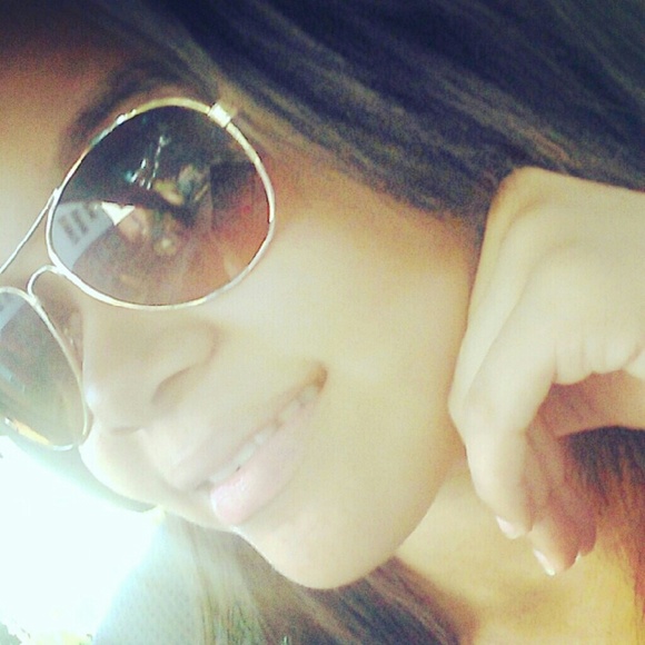 Profile Picture of Brianna Valentin (@nanamarie345) on Poshmark