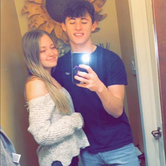 Profile Picture of Brandon Viola (@bviola034) on Poshmark